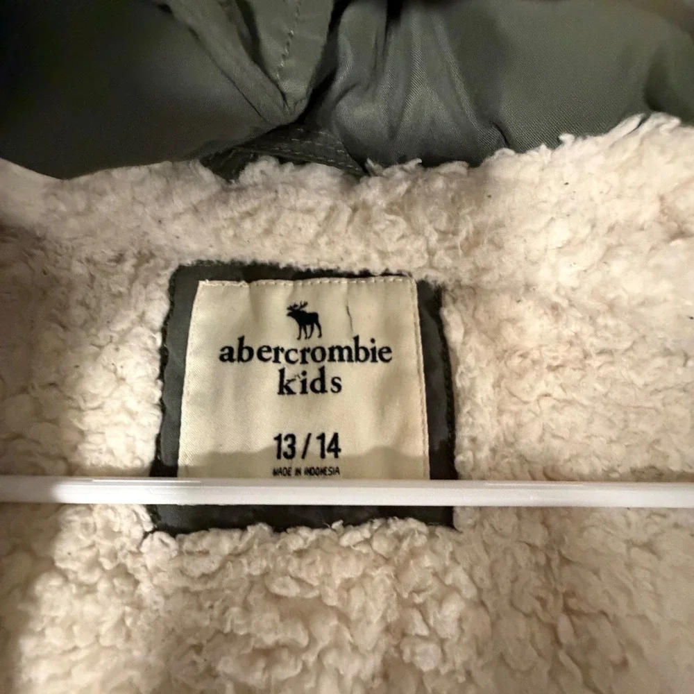 Abercrombie Parka Jacket Kids XL 13/14 Olive Green Sherpa Faux Fur Hood